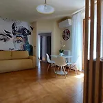 Chez Nous 아파트